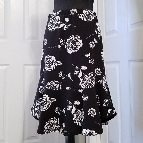 Pleione Dresses & Skirts - Peplum Skirt.